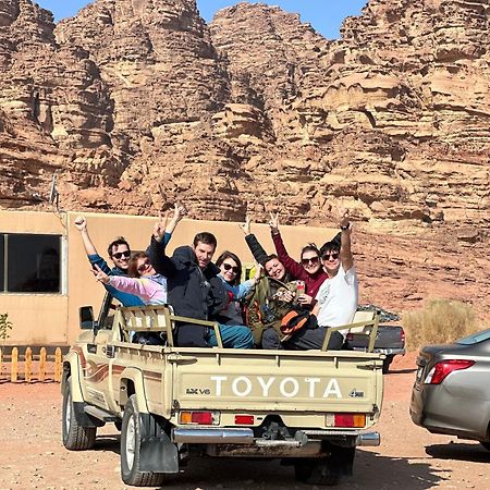 Wadi Rum Sunset Camp Ngoại thất bức ảnh