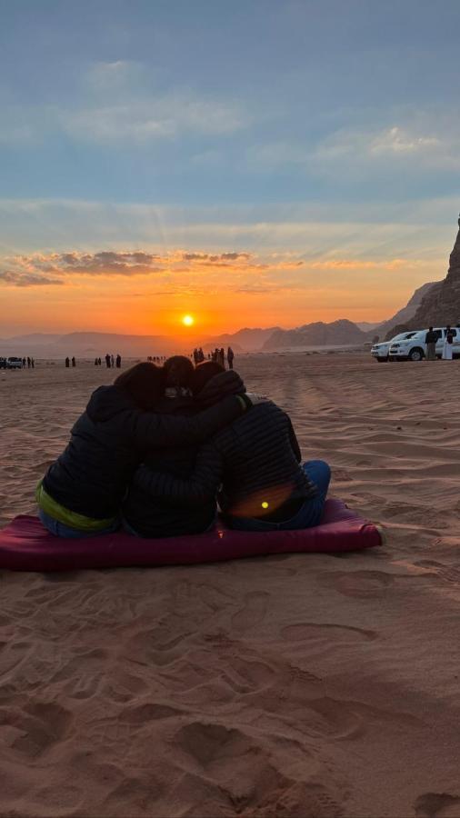 Wadi Rum Sunset Camp Ngoại thất bức ảnh