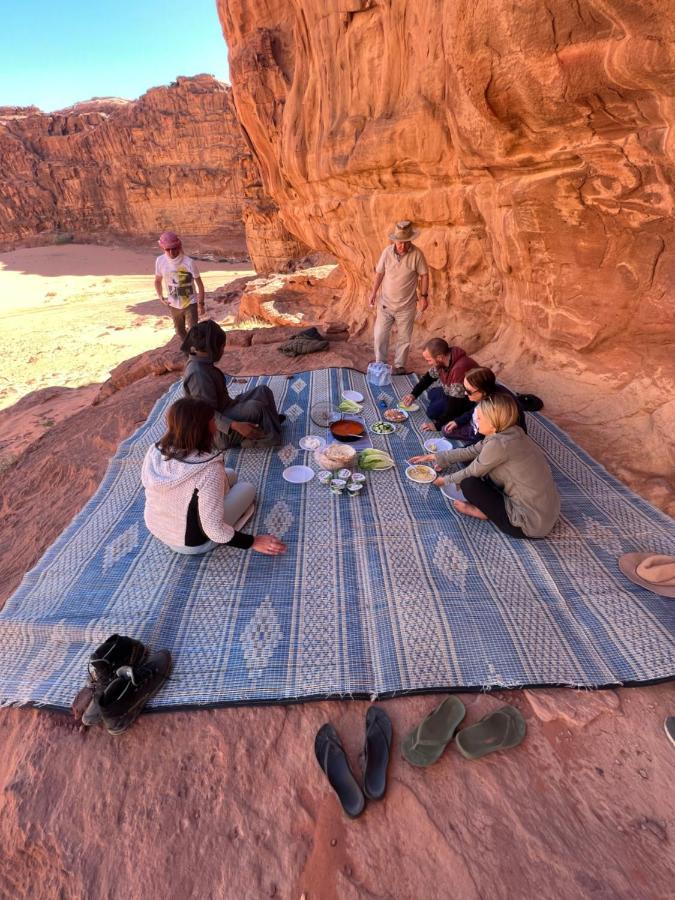 Wadi Rum Sunset Camp Ngoại thất bức ảnh