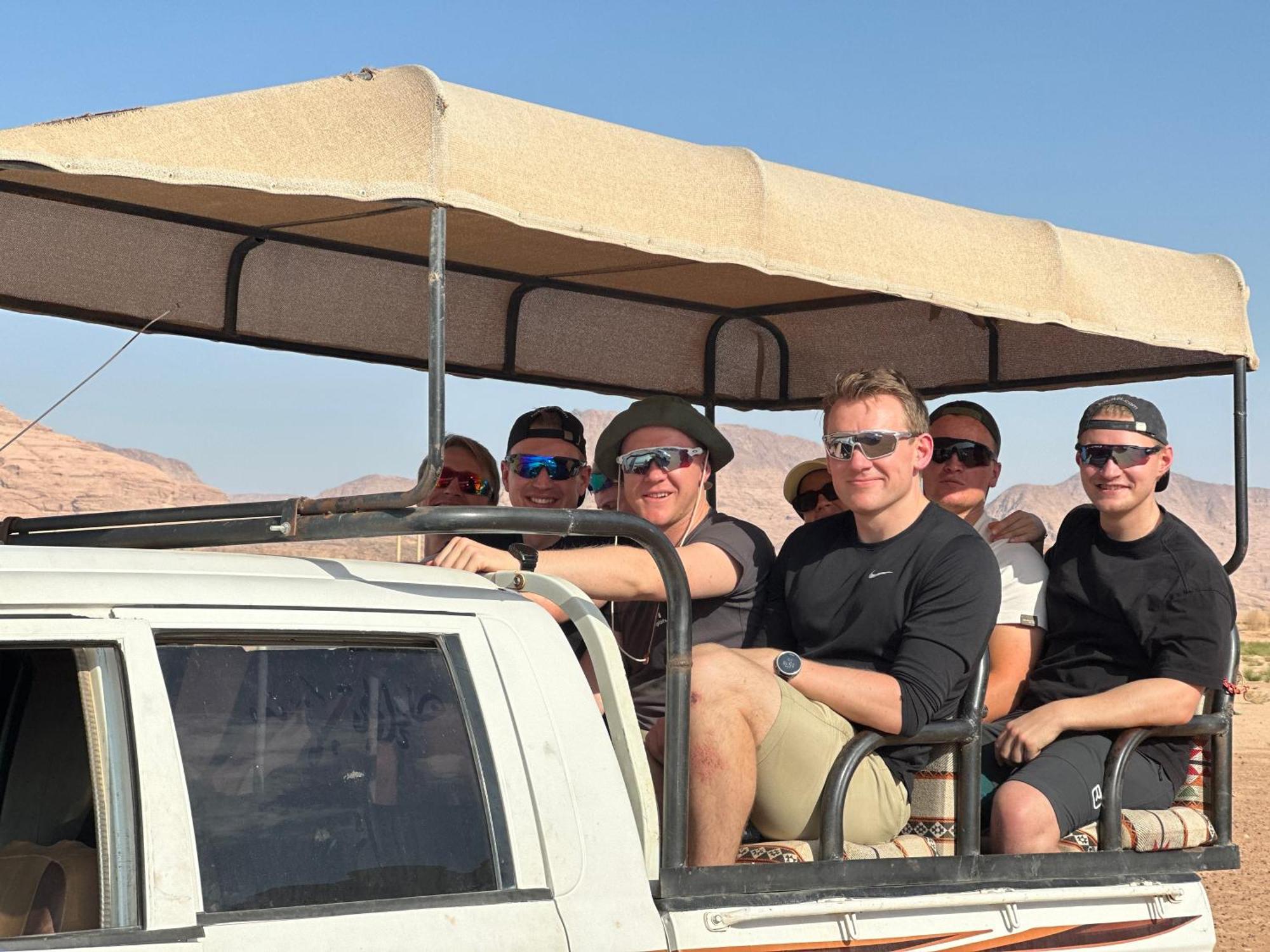Wadi Rum Sunset Camp Ngoại thất bức ảnh