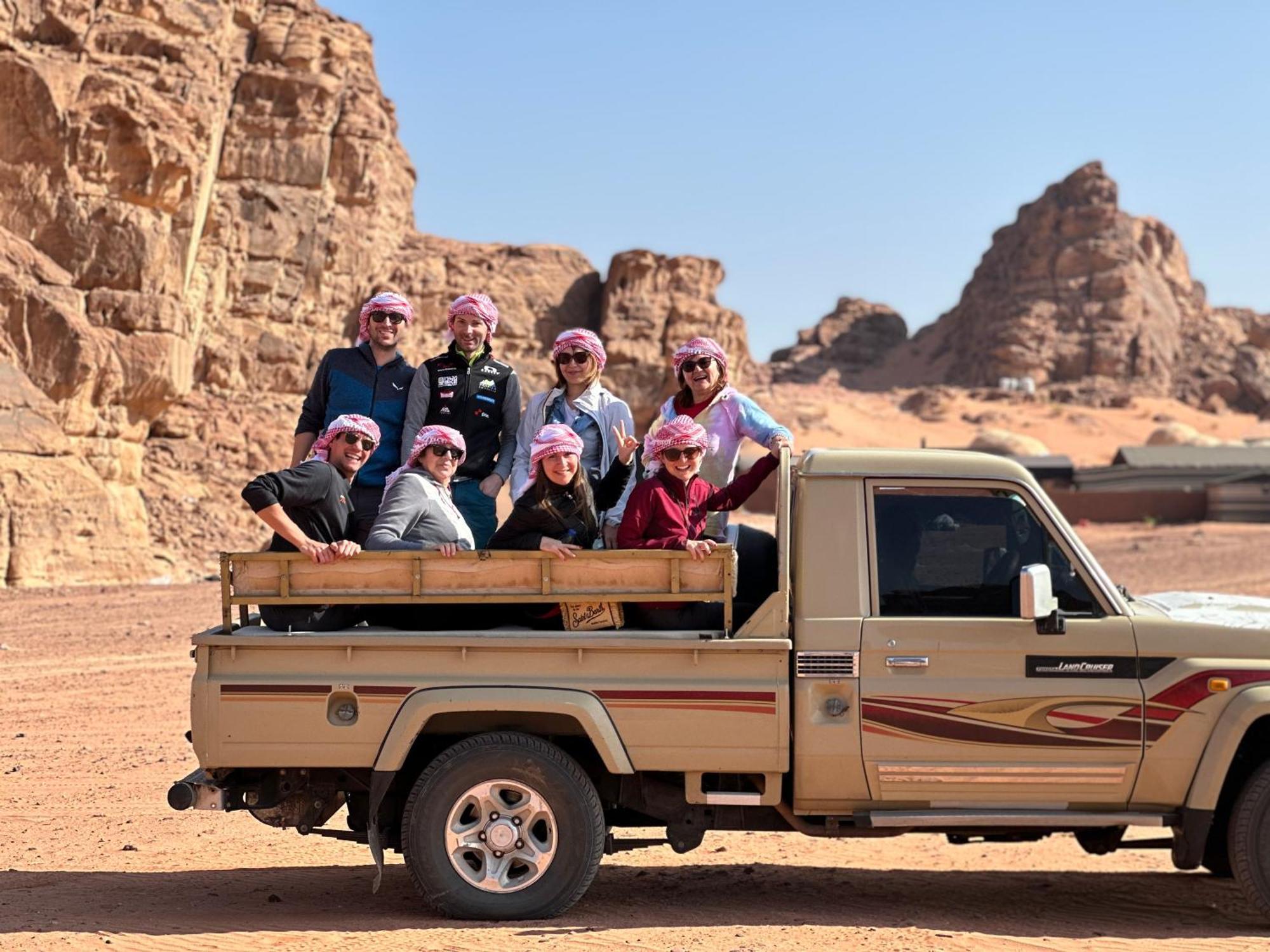 Wadi Rum Sunset Camp Ngoại thất bức ảnh